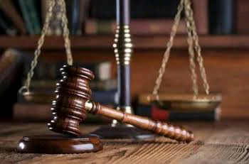 Miji Ya Bar Matarsa, Ya Tsere Tare Da Sabuwar Budurwarsa