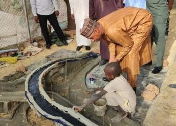 Gwamna Zulum Ya Ba Dan Shekara 13 Tallafin Naira Miliyan 5 Saboda Ya Kwaikwayi Gadar Borno
