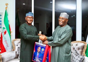 Za Mu Ceto Zamfara, In Ji Atiku Yayin Da Ya Amshi Baƙuncin Dauda Lawal