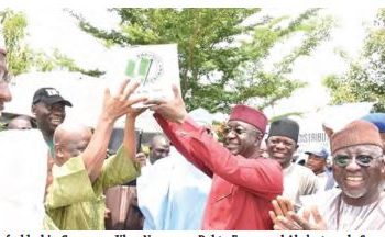 Sanata Al-Makura Ya Taimaka Wa Manoma Da Takin Zamani A Nasarawa