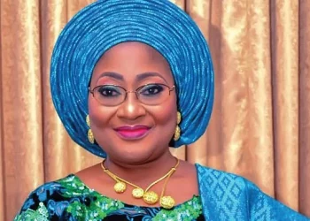 Da Dumi-Dumi: ‘Yan Bindiga Sun Kai Wa Ayarin Motocin Uwargidan Gwamnan Osun Hari