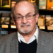 Malami Salman Rushdie: Wanda Ya Yi Batanci Ga Annabi Na Cikin Mawuyacin Hali Bayan Kai Masa Hari