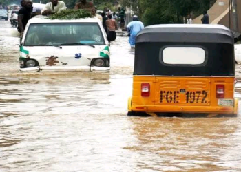 Ambaliyar Ruwa: Gwamnatin Kano Za Ta Rushe Gine-Ginen Da Aka Yi A Hanyar Magudanan Ruwa