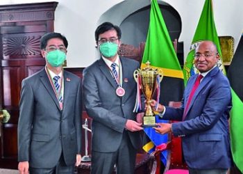 Yankin Zanzibar Na Tanzaniya Ya Karrama Tawagar Likitocin Kasar Sin Da Lambar Yabo Saboda Hidmar Da Suka Bayar