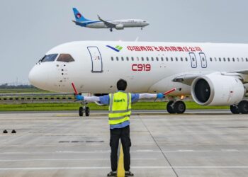 Xi Jinping Ya Gana Da Wakilan Rukunin Kera Babban Jirgin Saman Fasinja Na C919