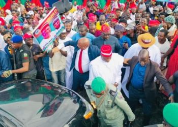 Wasu Fusatattun Matasa Sun Afka Wa Tawagar Sanata Kwankwaso A Jihar Kogi