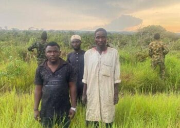 Sojoji Sun Kai Farmaki Sansanin ‘Yan Bindiga, Sun Ceto Mutum 3 A Kaduna.