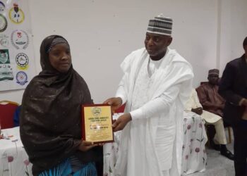 An Karrama Shugabar Kungiyar ‘Yan Jarida Reshen Jihar Kaduna Asma’u Da Babbar Lambar Yabo