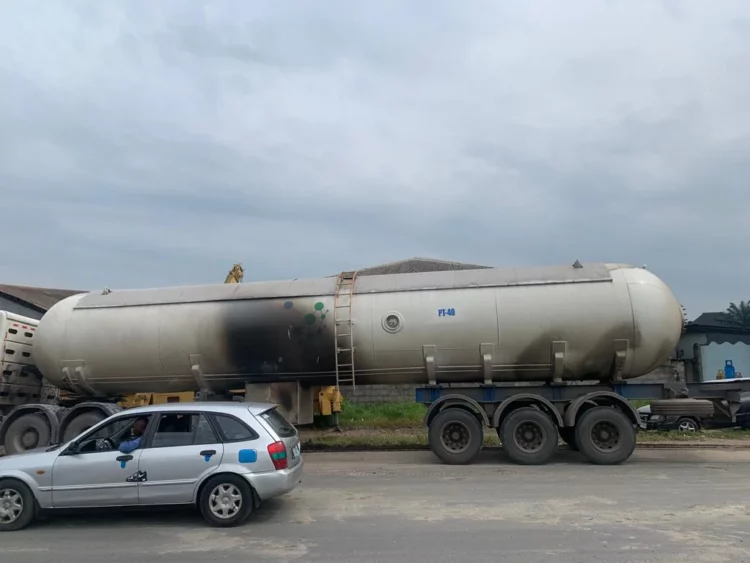Gas