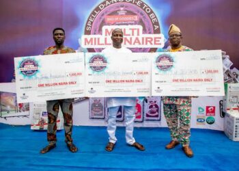 Kamfanin Simintin Dangote Ya Raba Wa Abokan Kasuwancinsa Kyaututtuka Na Miliyan 21