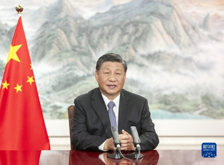 新华社照片，北京，2022年11月4日
    习近平在第五届中国国际进口博览会开幕式上发表致辞
    11月4日晚，国家主席习近平以视频方式出席在上海举行的第五届中国国际进口博览会开幕式并发表题为《共创开放繁荣的美好未来》的致辞。
    新华社记者 李学仁 摄