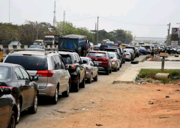 Matsalar Karancin Man Fetur Na Ci Gaba Da Ta’azzara A Legas