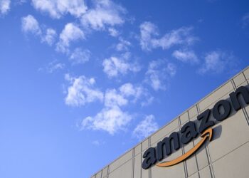 Kamfanin Amazon Zai Sallami Ma’aikatansa 10,000 Daga Aiki