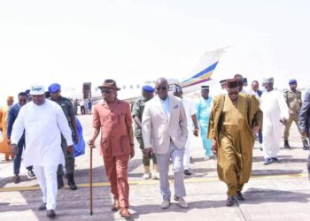 Yanzu-Yanzu: Wike Ya Jagoranci Tawagar G-5 Don Ganawa Da Gwamnan Bauchi Bayan Sulhunsa Da Atiku