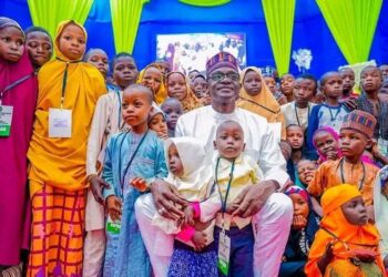 Gwamna Buni Ya Tallafawa Marayu 200 Da N50,000 Kowanne