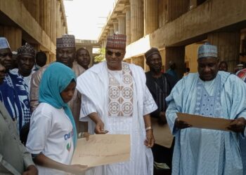 Dan Takarar Gwamnan Bauchi Na APC Ya Bai Wa Daliban Jinya 201 Tallafin Karatu