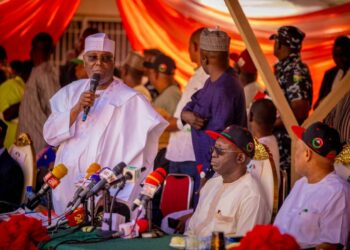 2023: Tashoshin Jiragen Ruwa Da Na Kasa Da Matatun Mai Duk ‘Yan Kasuwa Zan Ba —Atiku