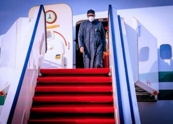 Shugaba Buhari Ya Dawo Gida Nijeriya Bayan Duba Lafiyarsa A Landan