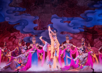 Shugaban Kasar Sin Ya Taya Murnar Cika Shekaru 70 Da Kafuwar Kamfanin Wasannin Fasaha Na Oriental Na Kasar Sin