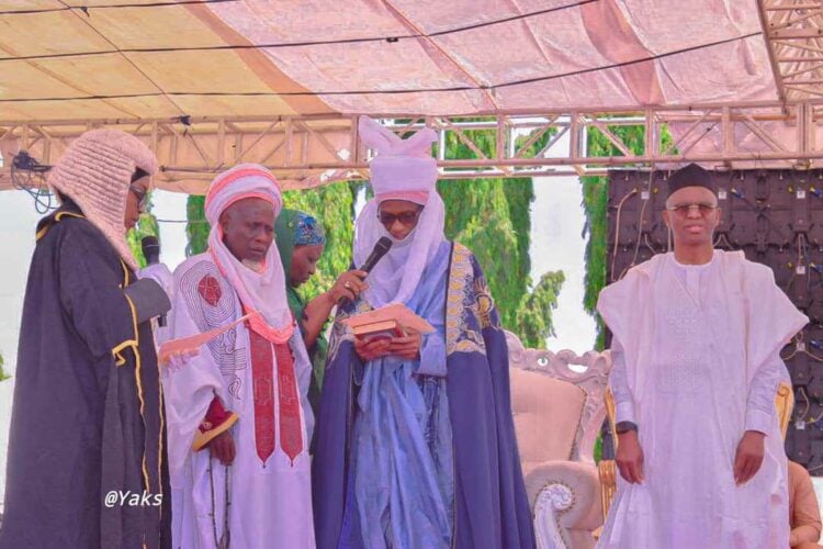 El-Rufai Yayin rantsar da sabon Sarkin Jere na 11, Mai Martaba Alhaji Abdullahi Daniya