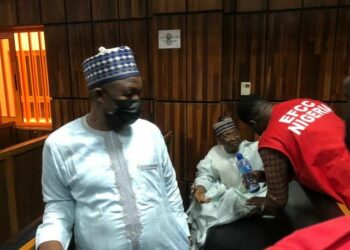 Kotu Ta Ba Da Umarnin Kwace Dala 899,900 Da Naira Miliyan 304 A Wurin Ahmed Idris