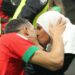 Hakimi Ya Bayyana Dalilin Da Ya Sa Yake Sumbatar Mahaifiyarsa