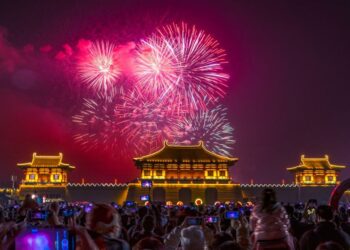 Sinawa Na Murnar Bikin Bazara A Karon Farko Bayan Sauya Matakan Yaki Da COVID-19