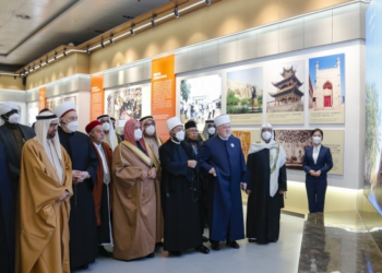 Ali Rashid Al Nuaimi: Xinjiang Na Tafiya Kan Tafarki Na Gari 