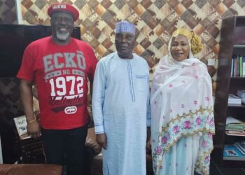 Awanni 72 Da Ficewa Daga Tafiyar Tinubu Da APC, Naja’atu Muhammad Ta Ziyarci Atiku