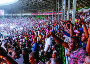 Ra’ayoyinku  A Kan Yarfen Da ‘Yan Takarar Shugabancin Kasa  Ke Yi Wa Junansu