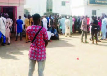 Wa’adin Sauya Kudi: Yadda ‘Yan Nijeriya Suka Shiga Dimuwa