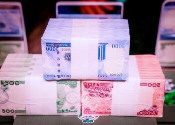 CBN: Dokar Takaita Cire Tsabar Kudi A Asusun Bankuna Ta Fara Aiki