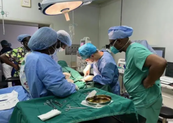 Yadda Likitoci Sinawa Ke Tallafawa Masu Larurar Ido A Ghana