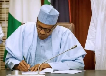 Wasu Dokokin Da Buhari Ya Rattaba Wa Hannu Suka Zama Doka