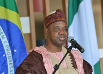 Sambo Da Tsofaffin Gwamonin PDP Sun Lashi Takobin Fatattakar APC A Kaduna