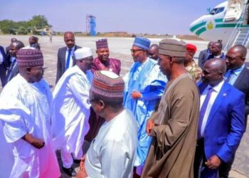 Buhari Zai Kaddamar Da Aiki Sannan Ya Gana Da ‘Yan Kasuwar ‘Monday Market’ A Borno 