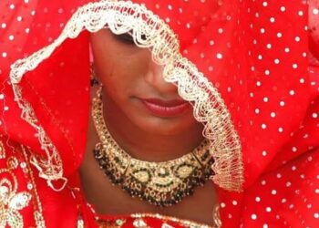 Yadda Za Ki Zauna Tare Da Surukai Masu Sa Ido