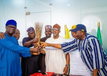Babban Mai Tattara Sakamakon Zaben Atiku A Ogun Ya Sauya Sheka Zuwa APC