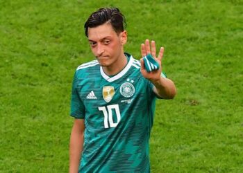 Mesut Ozil Ya Yi Ritaya Daga Buga Kwallo Yana Da Shekaru 34