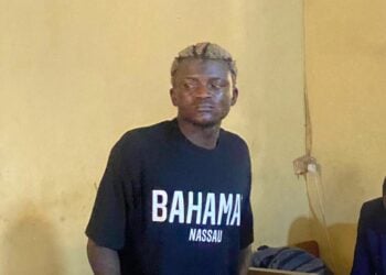 Kotu Ta Bayar Da Belin Mawaki Portable