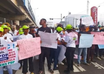 Mutane Da Yawa Sun Jikkata Yayin Da Magoya Bayan PDP Da APC Suka Yi Arangama A Ribas