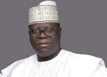 APC Ta Dakatar Da Sanata Bulus A Gombe Kan Zargin Yi Mata Zagon Kasa
