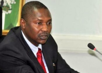 Gwamnati Ta Janye Tuhumar Rashawa Ta Naira Biliyan 1.84 Kan Mataimakin Dasuki Da EFCC Ke Yi Masa