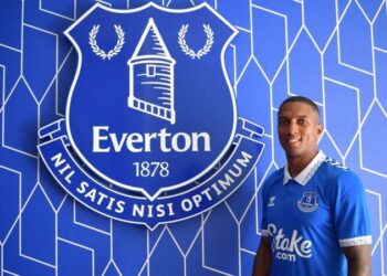 Yanzu-yanzu: Everton Ta Dauki Ashley Young Daga Aston Villa