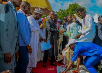 Gwamna Dauda Lawal Ya Ƙaddamar Da Fara Rabon Tallafi A Jihar Zamfara