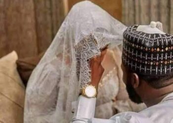 Tattauna Sirrinki Da Mijinki