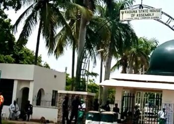 Majalisar Dokokin Kaduna Ta Dakatar Da Kansiloli 8, Ta Karɓe Ragamar Majalisar Kagarko 