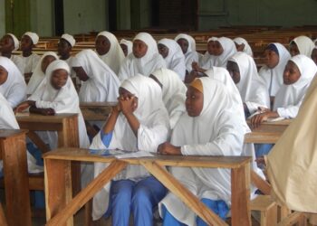Dalilai 20 Da Ke Sa Dalibai Faduwa Jarrabawa (1)