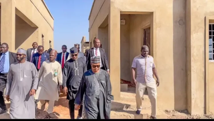 Gwamnan Kaduna, Uba Sani, yayi ziyarar duba aikin gina gidajen marayu da gidauniyar tallafi ta Qatar ke ginawa a Kaduna