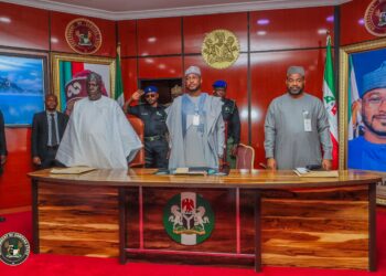 Gwamna Dauda Ya Sanar Da Ɗaukar Ma’aikata Da Samar Da Garejin Tireloli A Zamfara